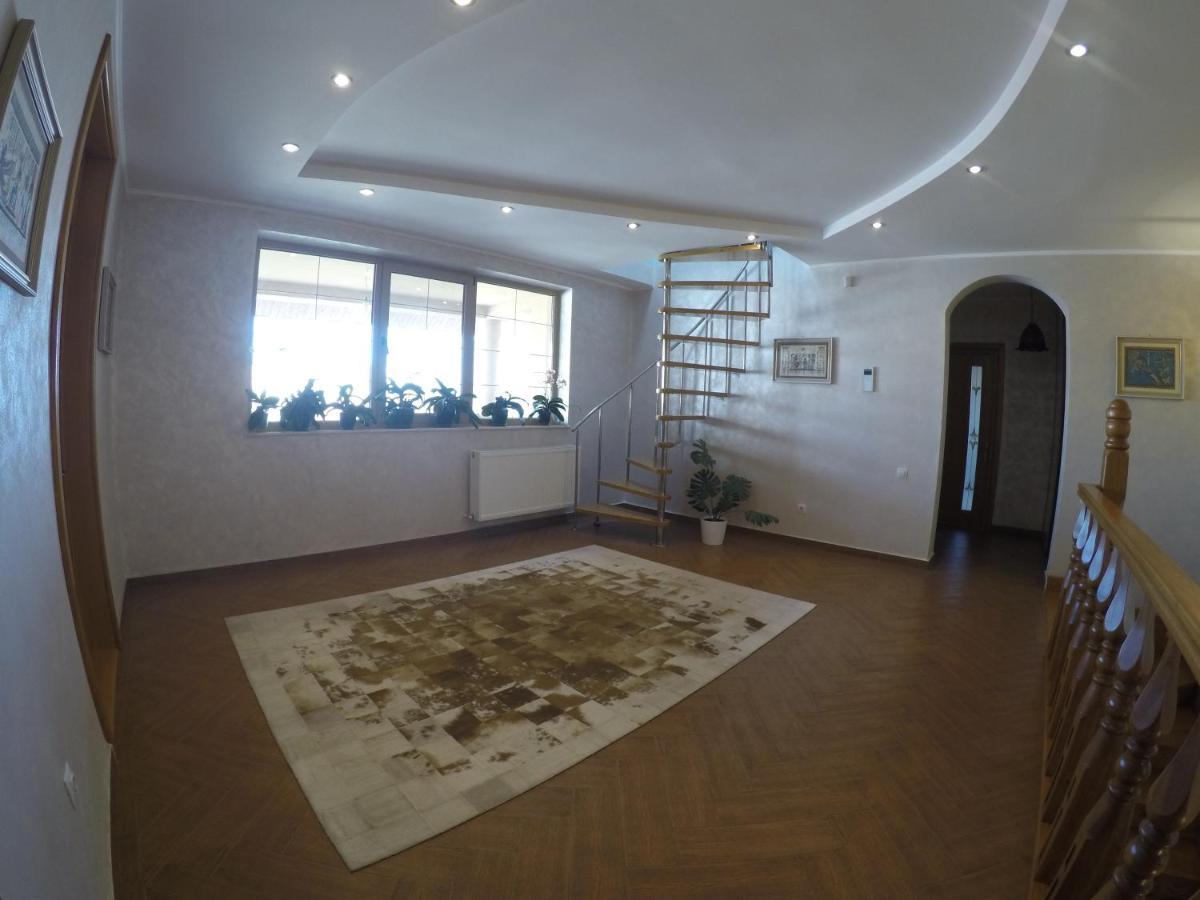לינה וארוחת בוקר קונסטנצה Casa Edwin מראה חיצוני תמונה