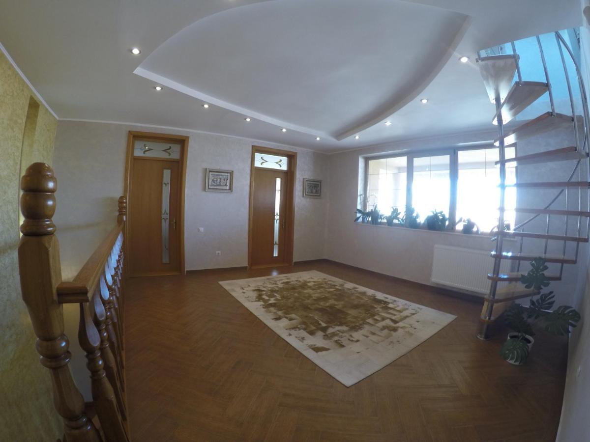 לינה וארוחת בוקר קונסטנצה Casa Edwin מראה חיצוני תמונה