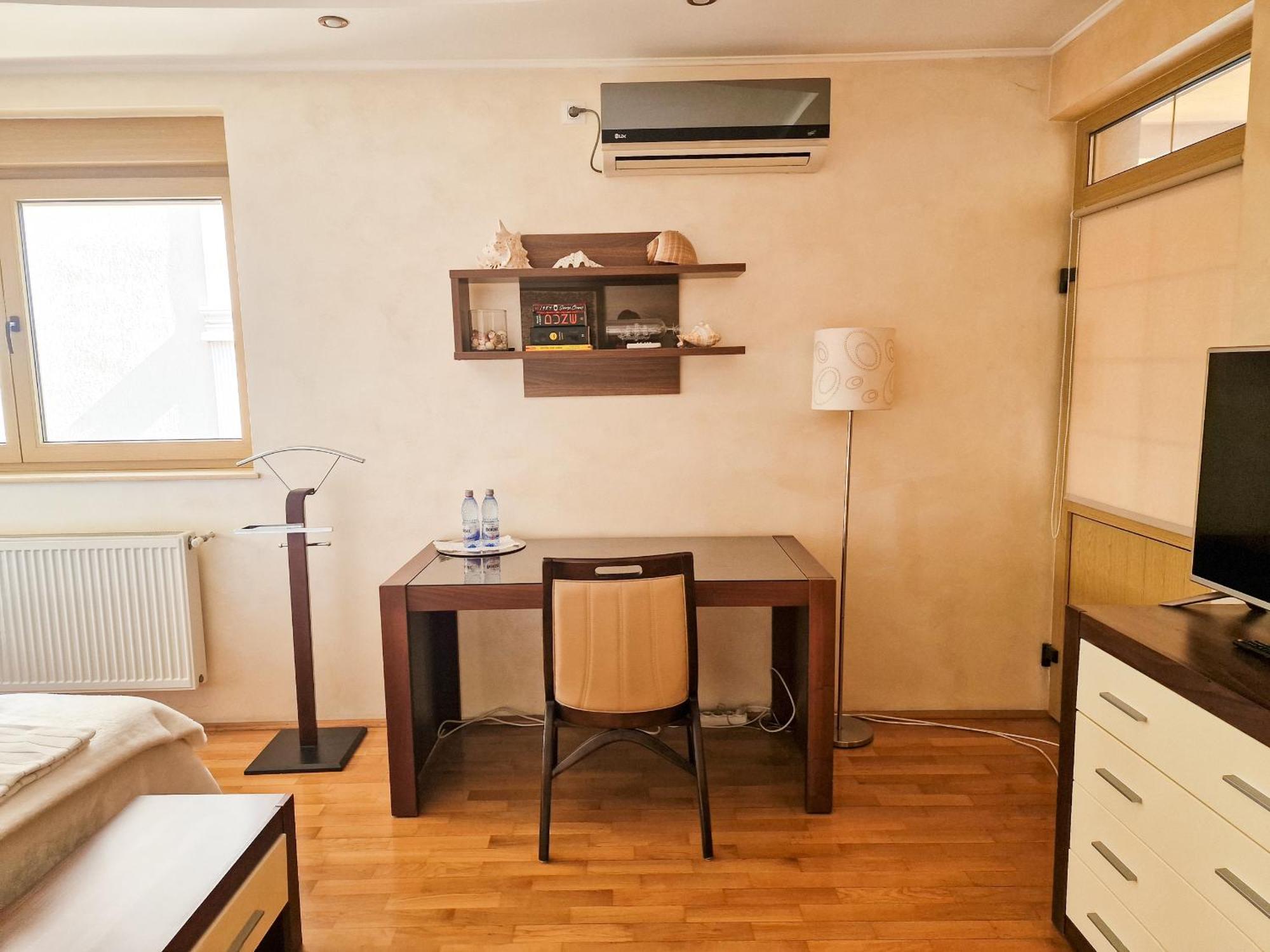 לינה וארוחת בוקר קונסטנצה Casa Edwin מראה חיצוני תמונה